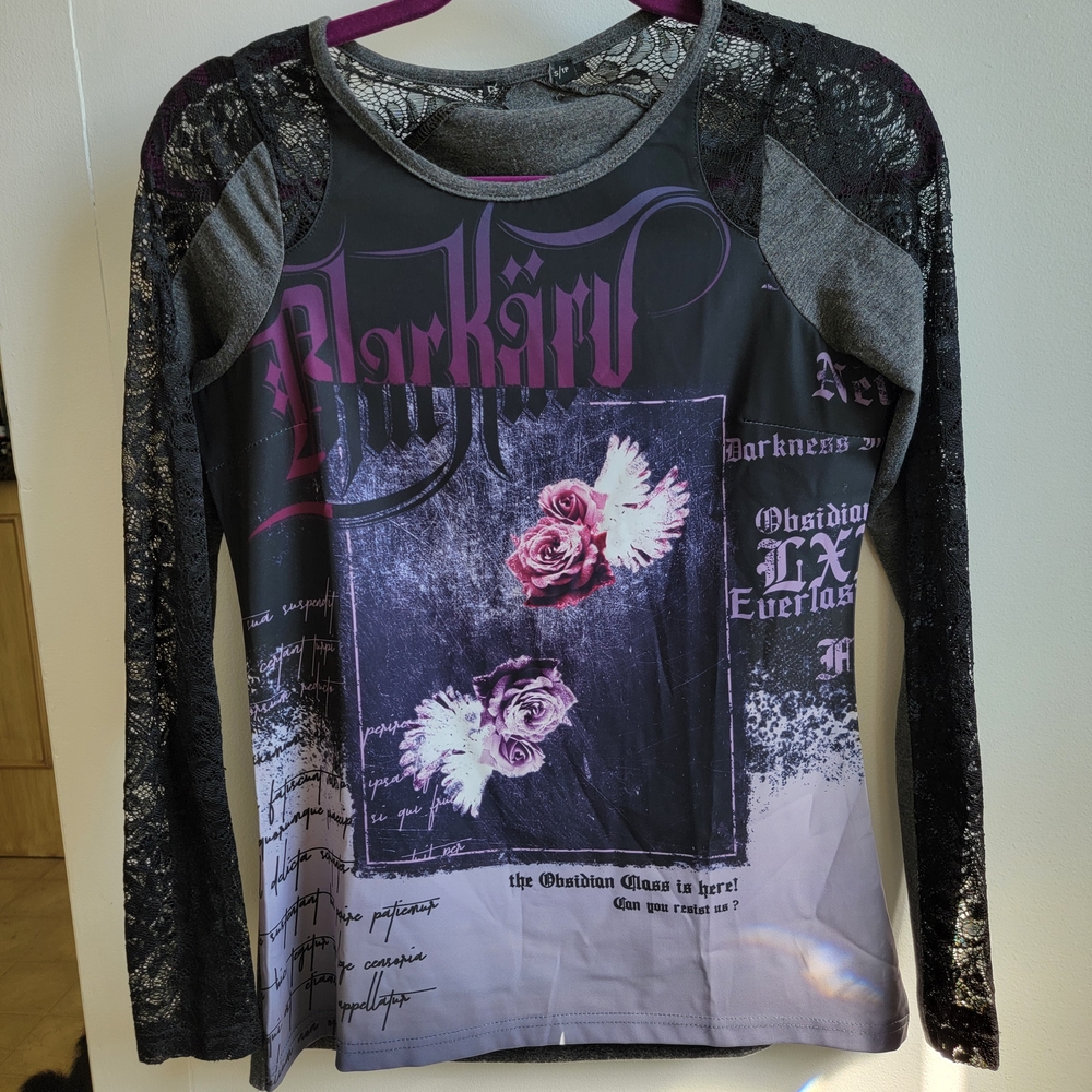 Black KARV Women's Graphic Lace Sleeve Top - Black and Gray